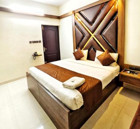 Hotel Shadow Regency