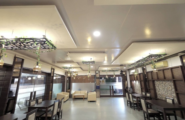 HOTEL SHAGUN ROOMS & BANQUET Surat