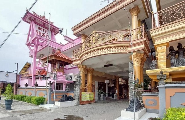 Hotel Shinta 1 near Stasiun Kertosono Mitra RedDoorz