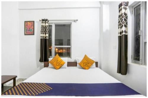 Hotel Shiv Ganga Guest House varanasi Near Kashi Vishwanath Temple -Fully Air Conditioning Hotel