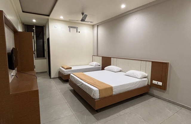 HOTEL SHRI SHRINIVAS RESIDENCY