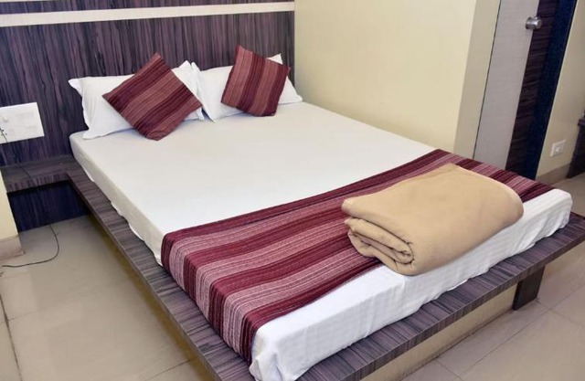 Hotel Shriniwas Executive, Wai