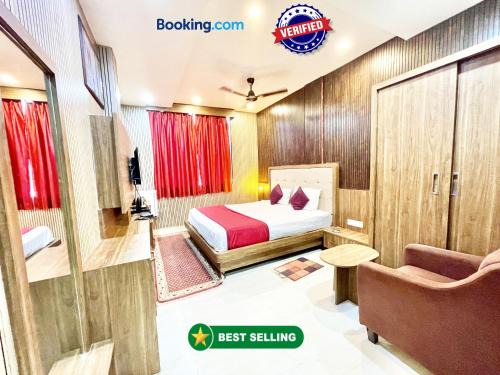 HOTEL SIDDHANT PALACE ! VARANASI fully-Air-Conditioned hotel at prime location, Lift-&-wifi-available, near-Kashi-Vishwanath-Temple, and-Ganga-ghat - 2