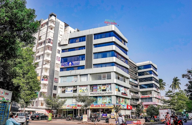 Hotel Skycity Premium AC Room in Surat