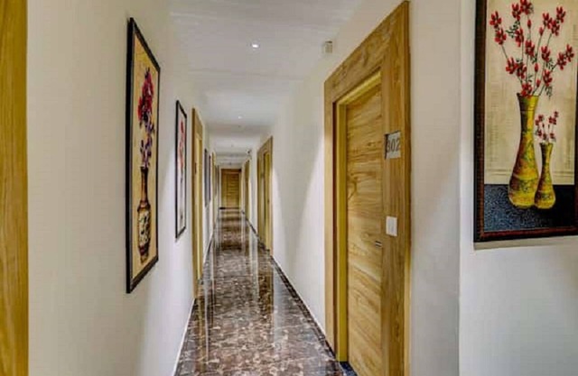 Hotel SR Inn