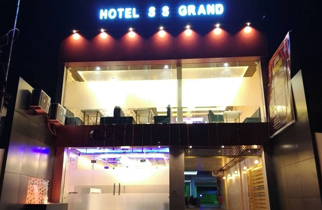Hotel SS Grand & Multicuisine Restaurant