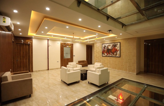 Hotel Starex Opp. Artemis Hospital