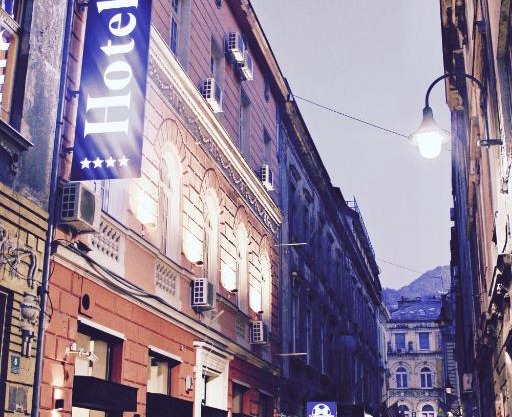 Hotel Story