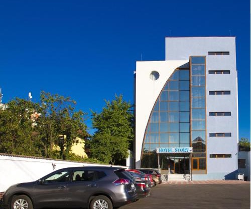 Hotel Story