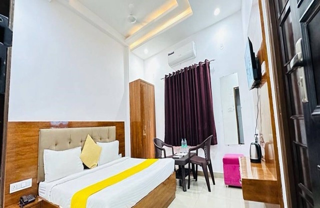 Hotel Sunrise Palace Udaipur