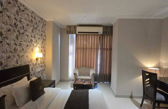 Hotel Supreme Suites Ludhiana