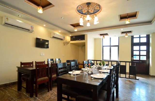 HOTEL SURYA GARH