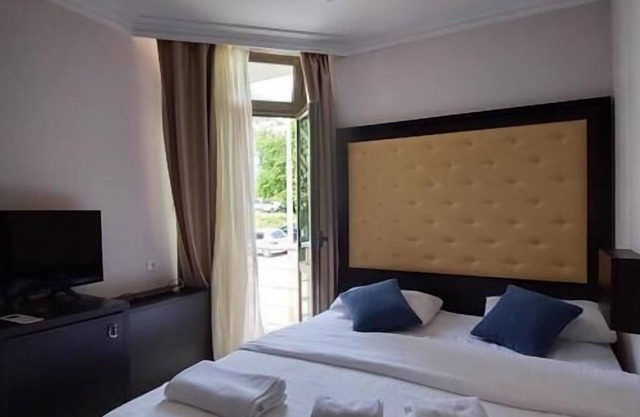Hotel Swiss Holiday