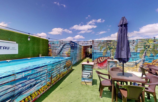Hotel Tau Art Residence