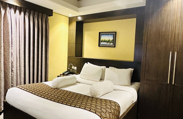 Hotel The Capital