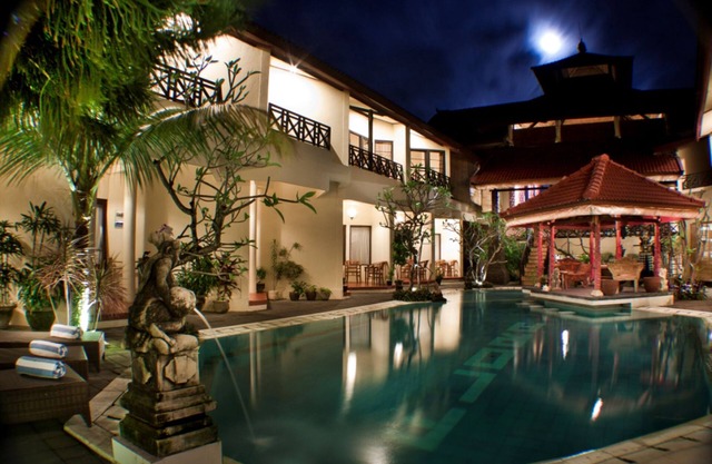 Hotel The Flora Kuta Bali