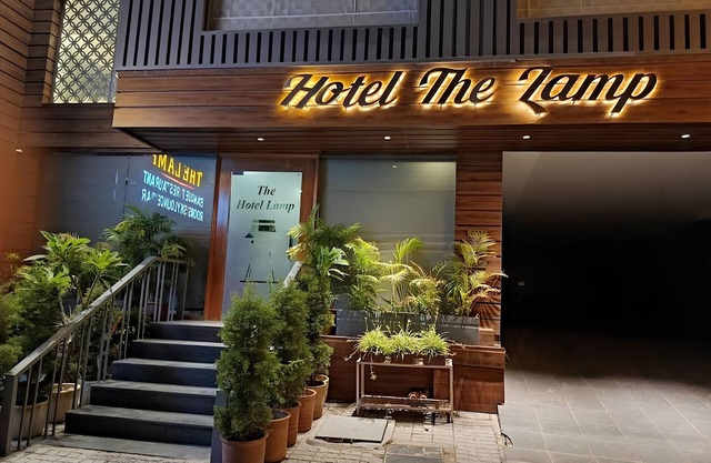 HOTEL THE LAMP
