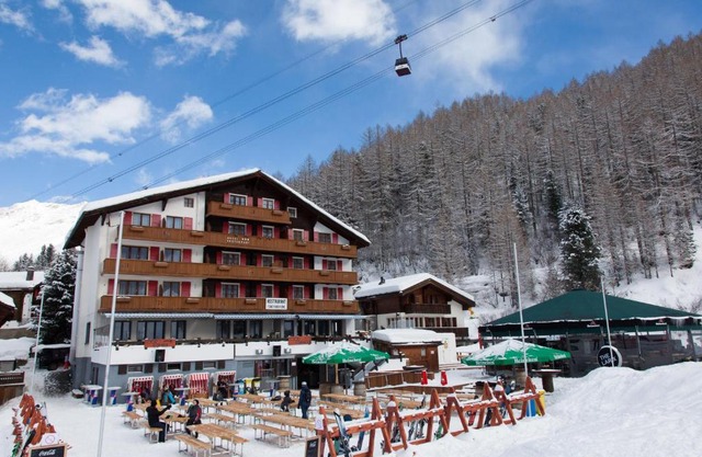 Hotel THE LARIX ski-in ski-out