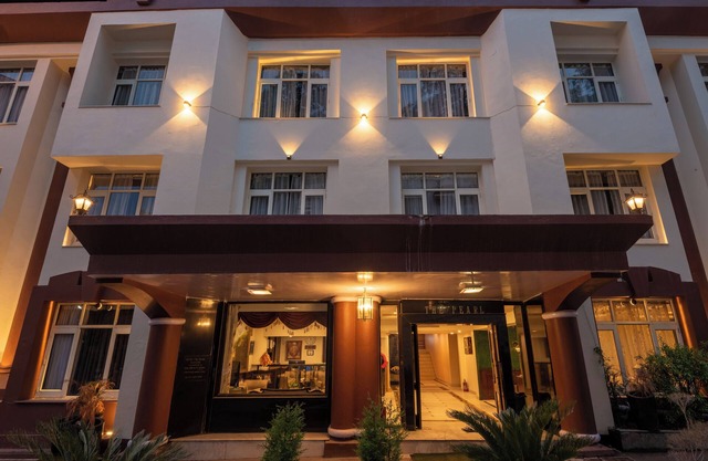 Hotel The Pearl By DLS Hotels