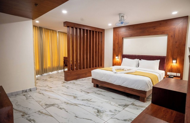 HOTEL THE PEARL SHINE