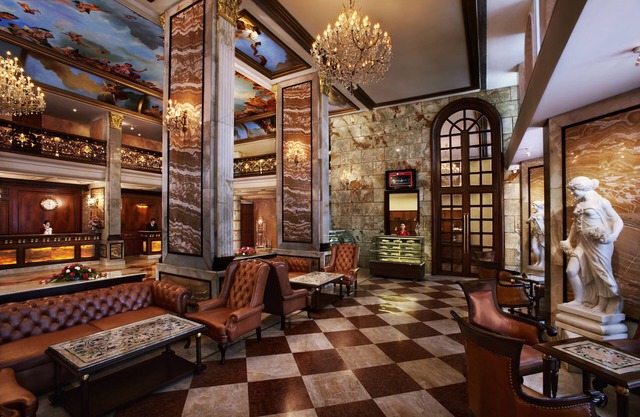 Hotel The Royal Plaza