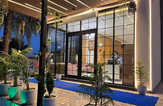 Hotel Three Seasons