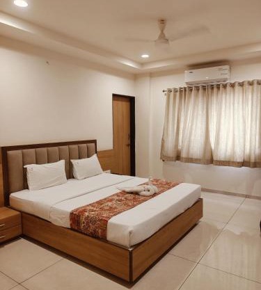 Hotel TrushaDham Near to Mahalaxmi Temple Kolhapur