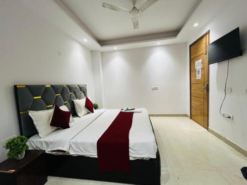 Hotel Twenty - Malviya Nagar Begumpur