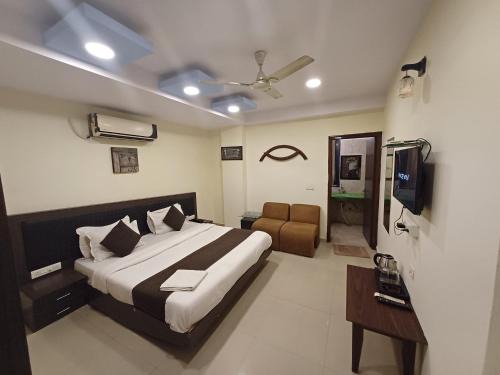 Hotel V inn Sindhi Camp