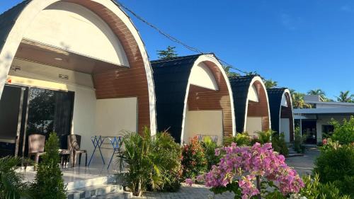 Hotel Villa Beach Transit 2 & Whaleshark Tour