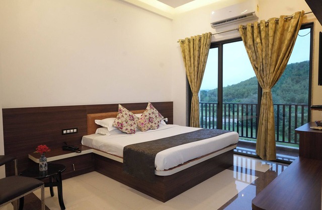 Hotel White Lotus