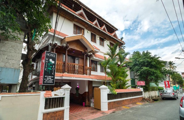 Hotel White Rose