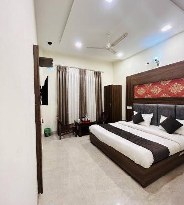 Hotel Woods Lark by Sidham Group # Budget friendly comfortable Stay
