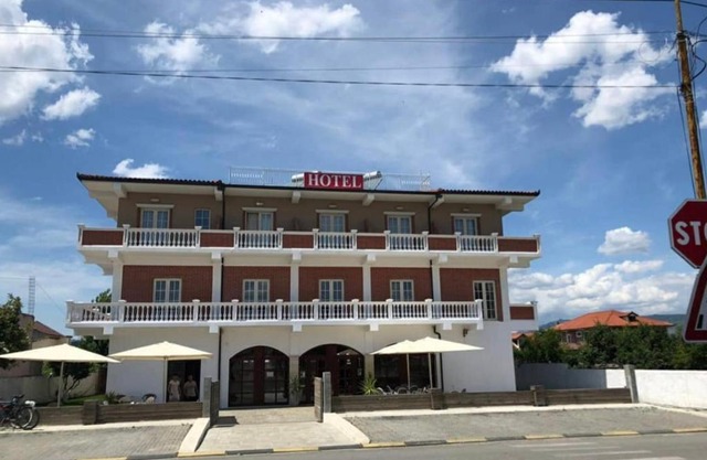 Hotel Xhelili