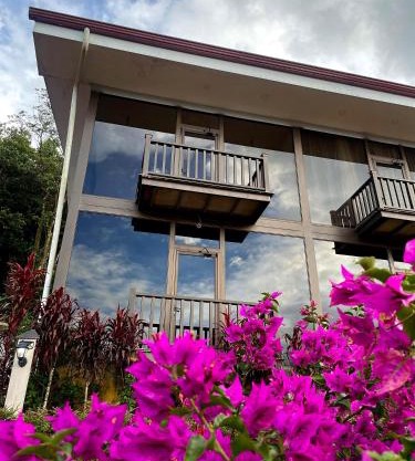 Hotel y Puentes Colgantes Heliconias Rainforest Lodge