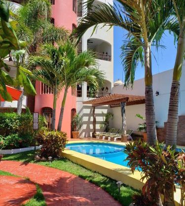 Hotel y Suites Los Encantos