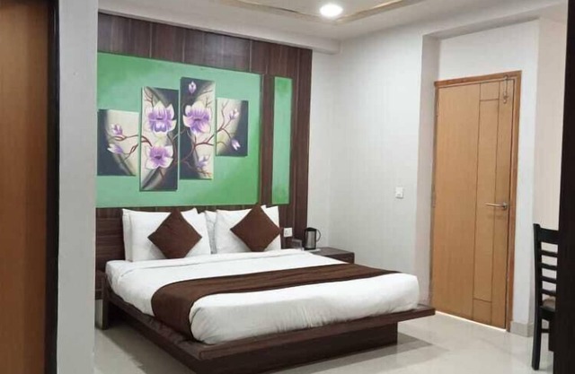 Hotel Yash Regency
