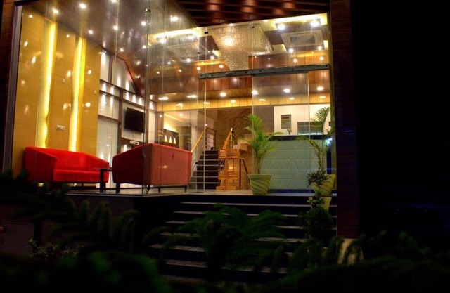 Hotel Yellowroots