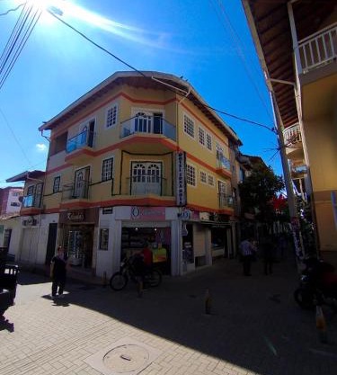 Hotel ZONA ROSA MARINILLA