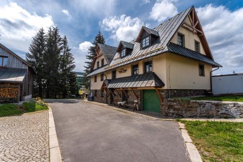 Houda Bouda - Penzion & Apartmány