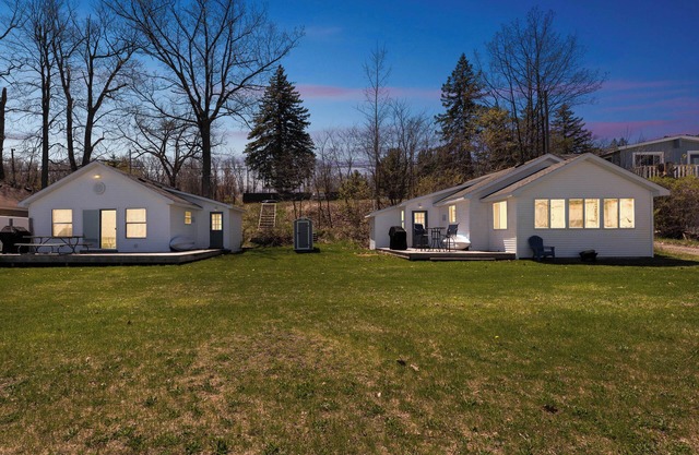 Houghton Lake Sunrise & Sunset: (Sleeps 10 Total!) Two Cottages right on Houghton Lake!