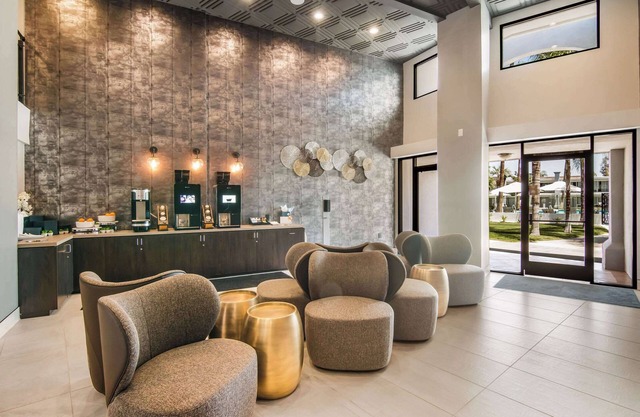 Hourglass Hotel, Ascend Hotel Collection