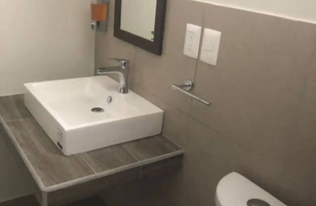 CASA 10 HABITACIONES CON BAÑO 25 PERSONAS.