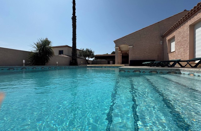 House 100 m2, with heated swimming pool