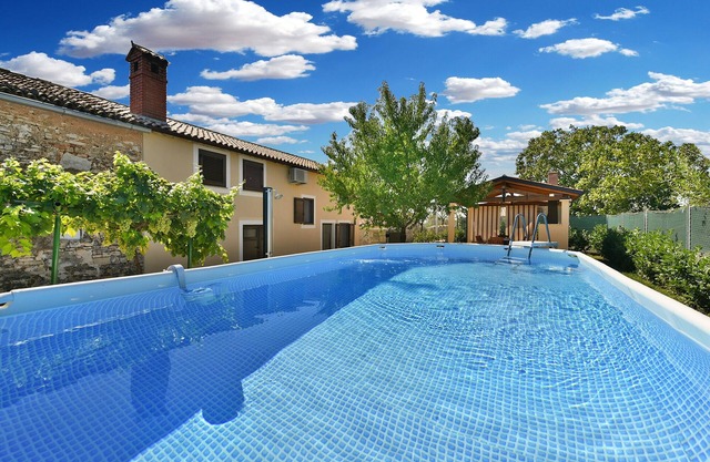 House 1735/17984 (Istria - Galižana), 5000m from the beach