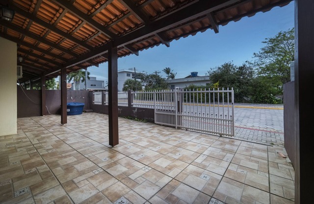 House 2 blocks from Zimbros Beach, 9 guests RW2724