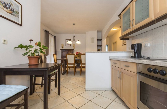 House 2264/75311 (Istria - Presika), 5500m from the beach