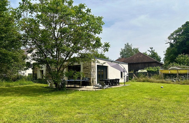 House 4 bedrooms, private garden - near Lac d'Orient and Troyes - Up to 10 people