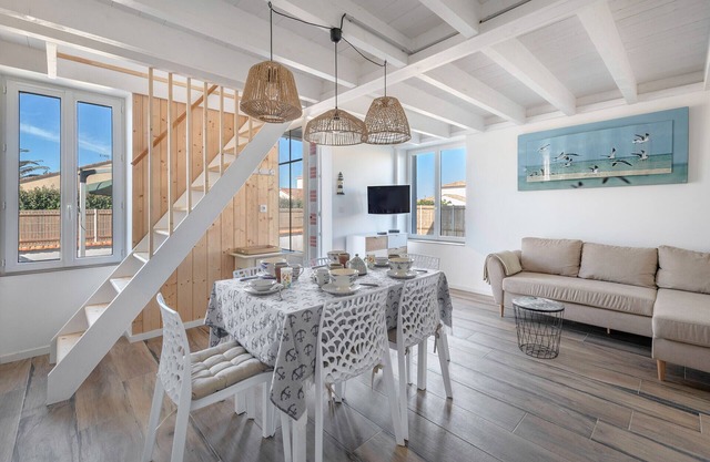 House 50m from sea – 4 adults/2 children