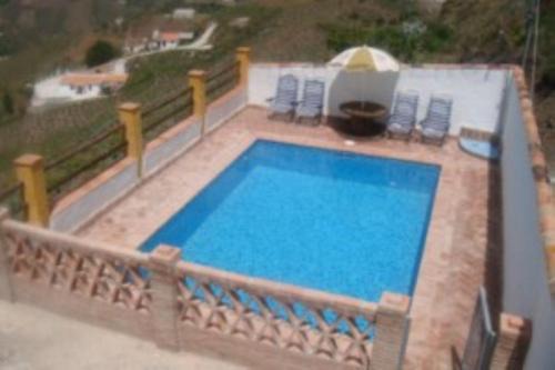 House 6 Bedrooms with Pool and WiFi 8798